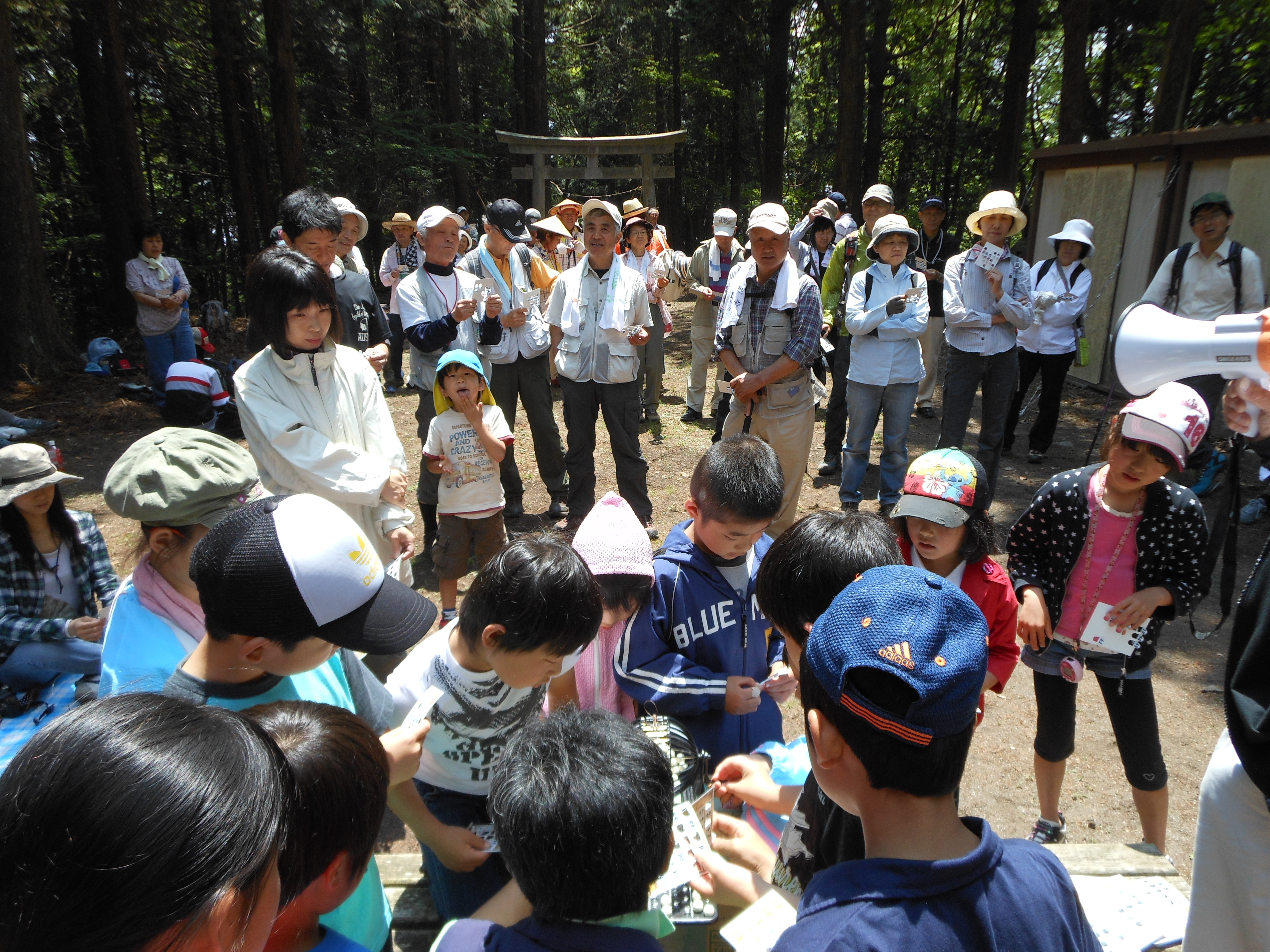 笠置山なんじゃもんじゃウォーキング え な恵那 岐阜県恵那市観光サイト 一般社団法人恵那市観光協会