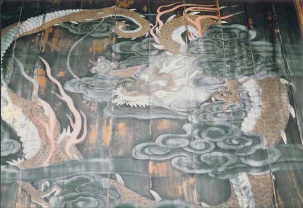 円頂寺の天井絵「八方にらみの龍」2
